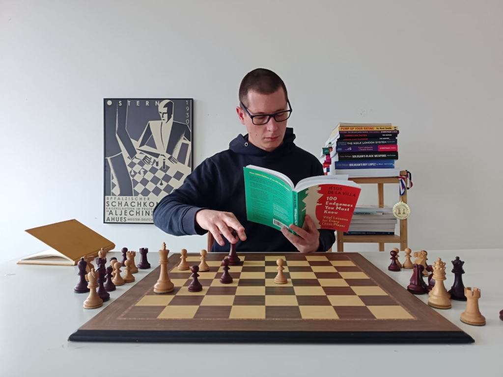Chess Endgame Books, Jesus de la Villa: 100 Endgames You Must Know